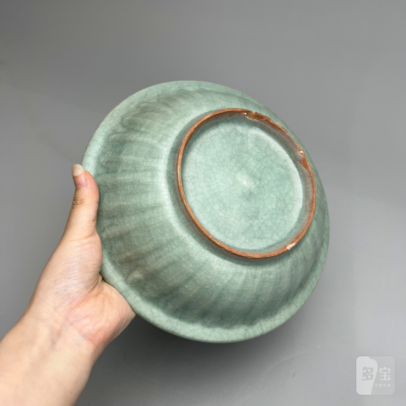 明代 龙泉窑粉青釉冰裂纹双鱼洗 - 图20